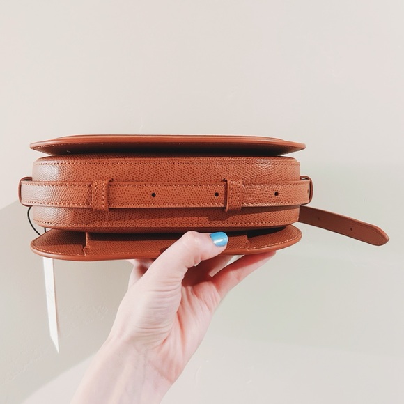 senreve | cadence crossbody in pebbled / chestnut / gold ↷ - Picture 3 of 16